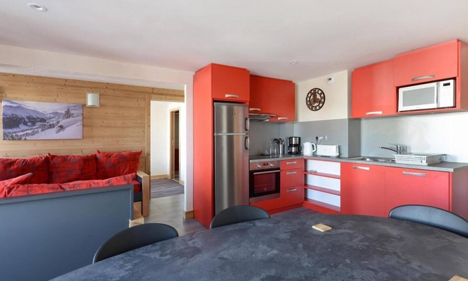 Bellentre Apartment | 100m from ski slopes, 4th floor, balcony, tv, ski locker, 63m², Montchavin La Plagne