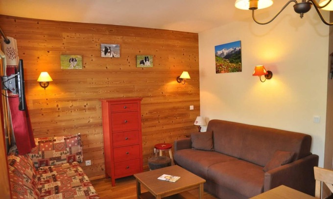 Valloire Apartment | 100m from ski slopes, Ground floor, balcony, parking, ski locker, 29m², Valloire