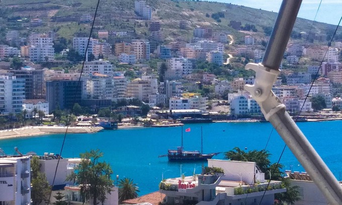 Qender Apartment | 105 m² Apartment ∙ 2 bedrooms ∙ 6 guests