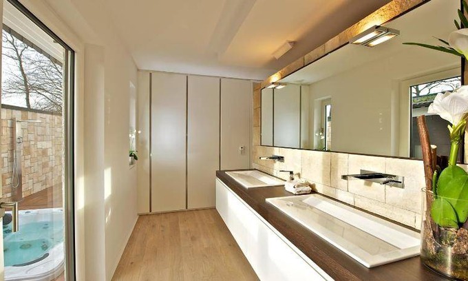 Wahnheide Apartment | 105 m² Apartment ∙ 2 bedrooms ∙ 7 guests