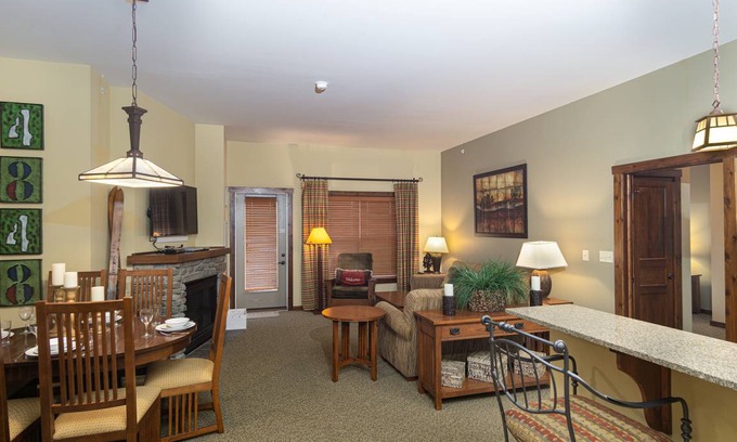 Snowshoe Condo | 105 m² Condo ∙ 2 bedrooms ∙ 8 guests
