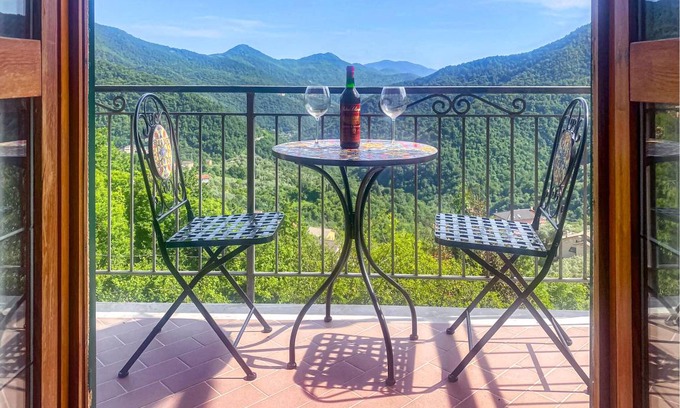 Uscio House | 105 m² House ∙ 2 bedrooms ∙ 5 guests