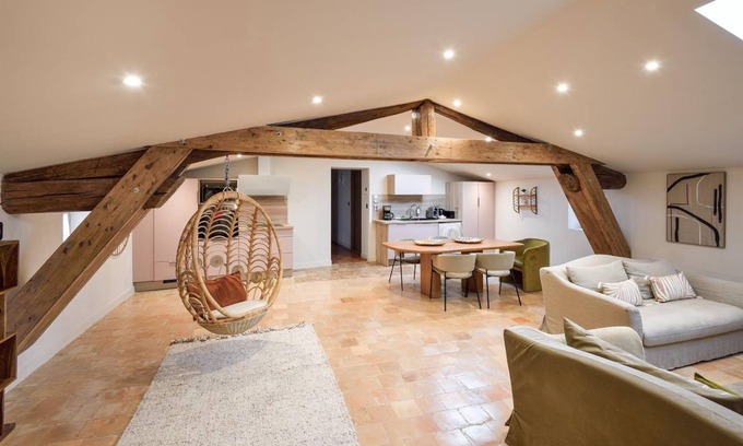 Pezenas Apartment | 107 m² Apartment ∙ 2 bedrooms ∙ 4 guests