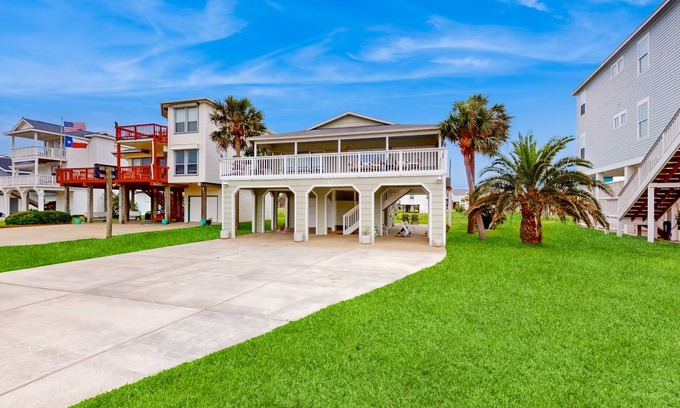 Pirates Beach House | 107 m² House ∙ 3 bedrooms ∙ 8 guests
