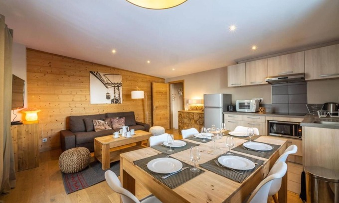 Tignes le Lac Apartment | 10m from ski slopes, 1st floor, tv, ski locker, 58m², Tignes