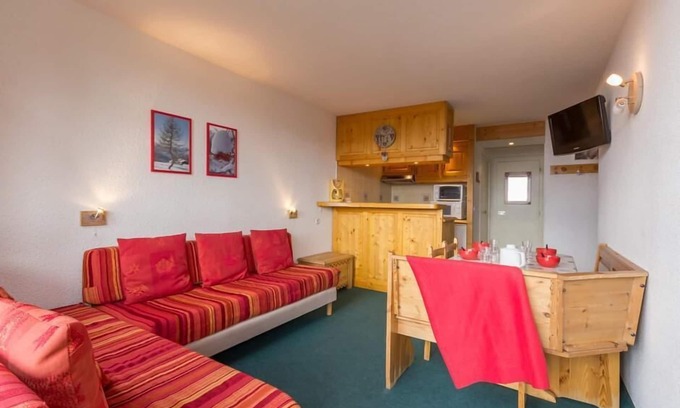 Arc-1800 Apartment | 10m from ski slopes, 2nd floor, view valley, balcony, tv, 33m², Les Arcs