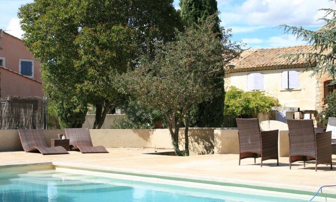 Saint-Victor-la-Coste House | 110 m² House ∙ 3 bedrooms ∙ 12 guests