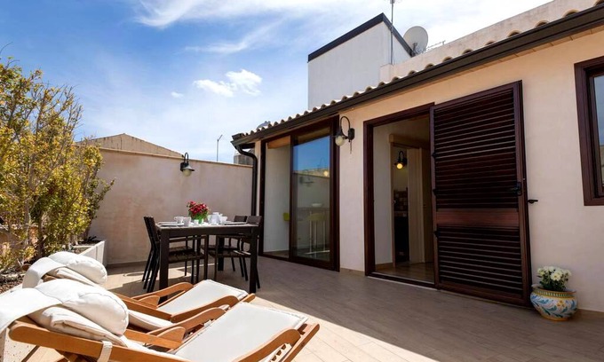 Avola Apartment | 110 m² Apartment ∙ 2 bedrooms ∙ 6 guests
