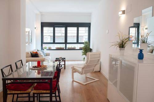 Nou Moles Apartment | 110 m² Apartment ∙ 3 bedrooms ∙ 9 guests