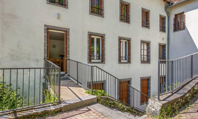 Pontgibaud House | 110 m² House ∙ 2 bedrooms ∙ 8 guests