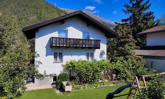 Prutz House | 110 m² House ∙ 4 bedrooms ∙ 8 guests
