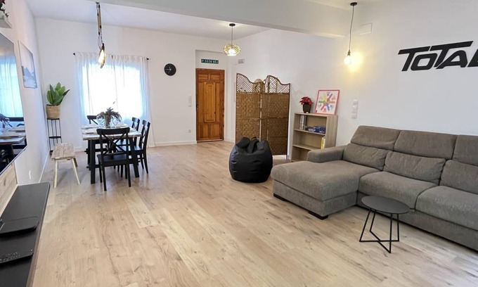 Pedralba Villa | 110 m² Villa ∙ 3 bedrooms ∙ 6 guests