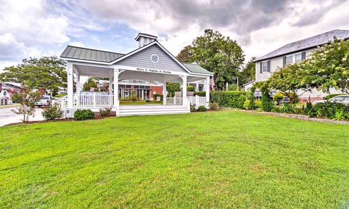 Swansboro Apartment | 111 m² Apartment ∙ 4 guests