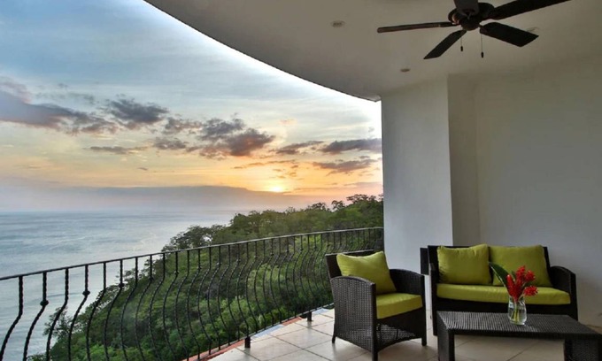 Playa Flamingo Apartment | 112 m² Apartment ∙ 2 bedrooms ∙ 4 guests
