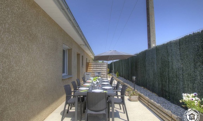 Perouges House | 115 m² Gîte ∙ 4 bedrooms ∙ 10 guests