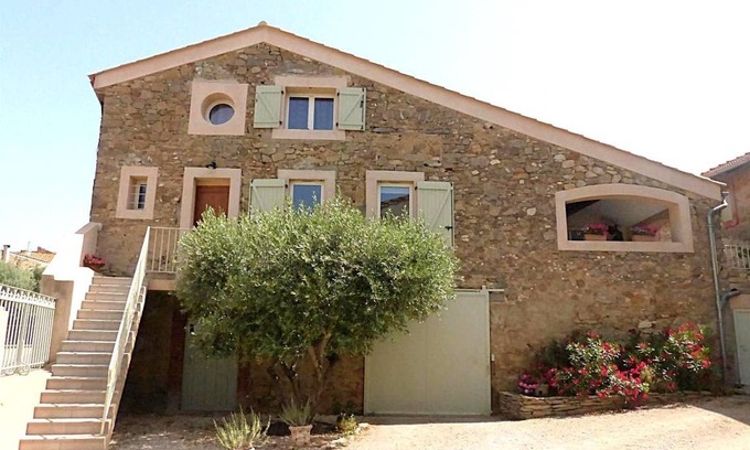 Mailhac House | 116 m² Gîte ∙ 3 bedrooms ∙ 6 guests