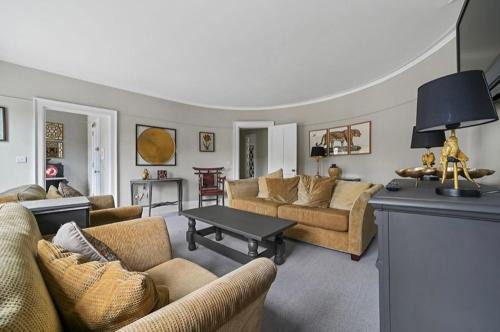 Bury St Edmunds Apartment | 119 Northgate st - Stylish one bedroom apartment set within walking distance to town, spacious living space & Wifi throughout