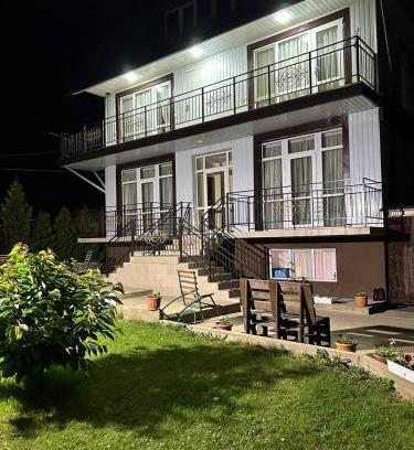 Cholpon-Ata House | 12 Месяцев
