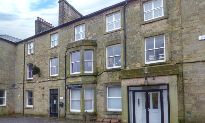 Buxton Apartment | 12 Eagle Parade