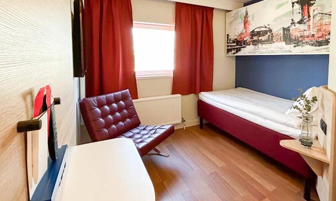 Jonkoping Hotel | 12 m² Hotel ∙ 3 guests