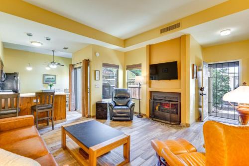 Gatewood Pointe Townhomes House | 12 Mi to Dtwn Tucson Tranquil Townhome with Office