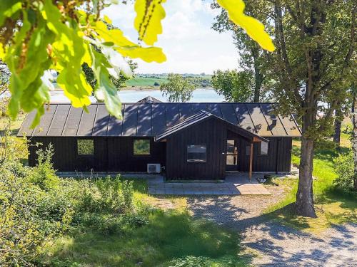 Millinge House | 12 person holiday home in Millinge