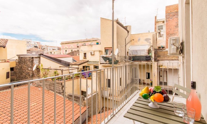 Catania City Centre Apartment | 120 m² Apartment ∙ 3 bedrooms ∙ 7 guests