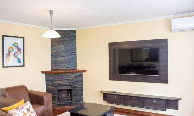 Target Area Apartment | 120 m² Apartment ∙ 3 bedrooms ∙ 6 guests