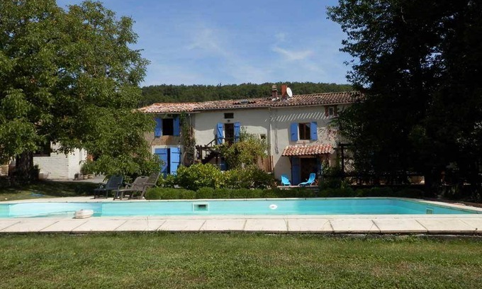 Saint-Benoit House | 120 m² Gîte ∙ 4 bedrooms ∙ 8 guests