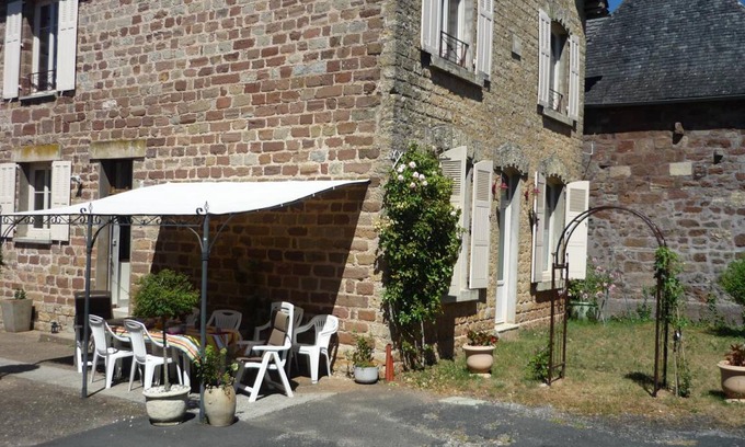 Vars-sur-Roseix House | 120 m² Gîte ∙ 2 bedrooms ∙ 5 guests
