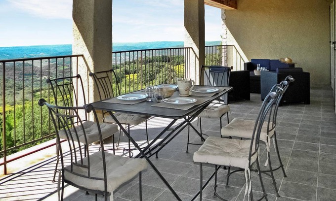 Issirac House | 120 m² House ∙ 3 bedrooms ∙ 6 guests