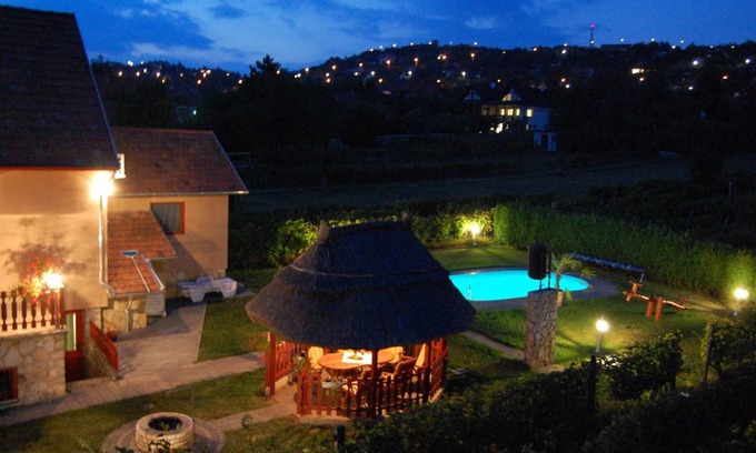 Velence House | 120 m² House ∙ 4 bedrooms ∙ 10 guests