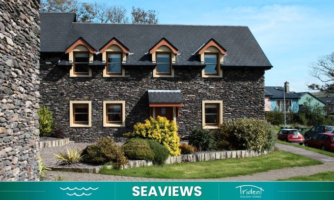 Dingle House | 120 m² House ∙ 3 bedrooms ∙ 6 guests