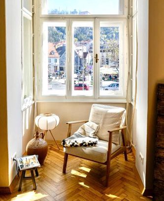 Lend Apartment | 120 m2 purer Luxus im Stadtzentrum mit Balkon und Parkplatz