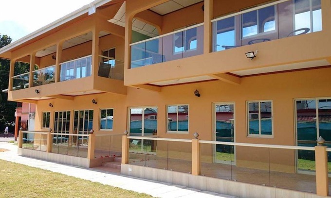 Praslin Island Apartment | 120 m² Apartment ∙ 4 bedrooms ∙ 10 guests
