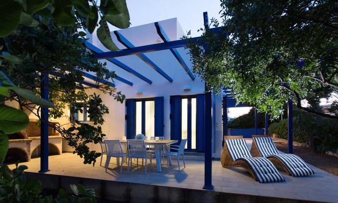 Aegina Villa | 120 m² Villa ∙ 3 bedrooms ∙ 8 guests