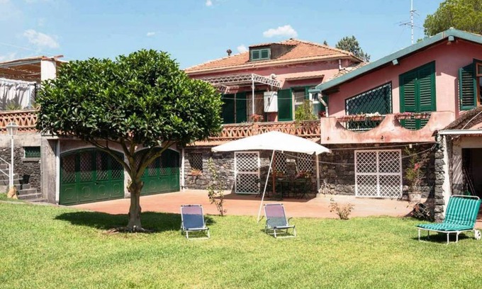 Acireale Villa | 120 m² Villa ∙ 4 bedrooms ∙ 6 guests