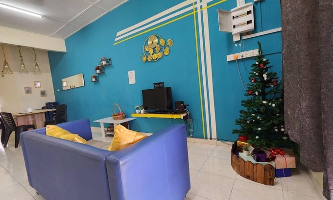 Taman Universiti House | 1200 m² House ∙ 3 bedrooms ∙ 12 guests