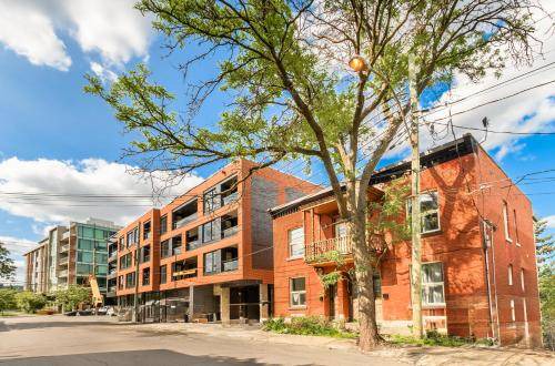 Pointe-Saint-Charles Apartment | 121 m² Apartment ∙ 2 bedrooms ∙ 12 guests