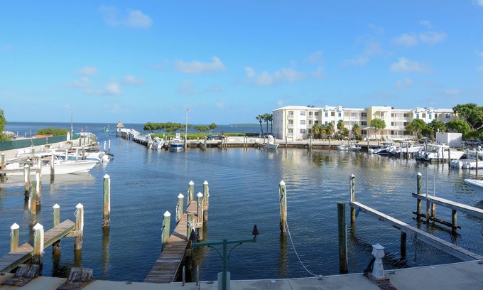 Rock Harbor Condo | 122 Mariners Club Key Largo | 2 Bed, 2.5 Bath