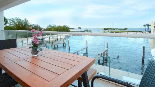Rock Harbor Apartment | 124 Mariners Club