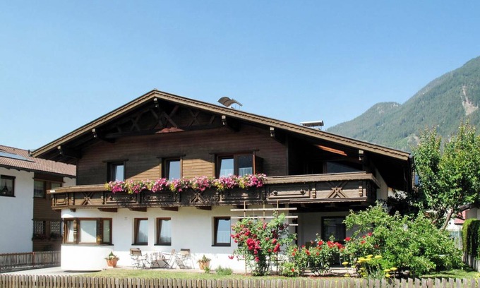 Prutz Apartment | 125 m² Apartment ∙ 4 bedrooms ∙ 12 guests