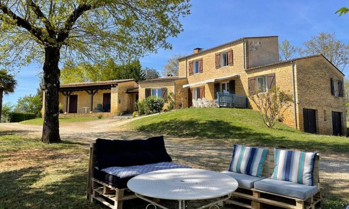 Proissans House | 125 m² Gîte ∙ 4 bedrooms ∙ 8 guests