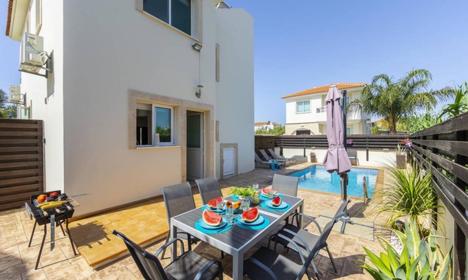 Pernera Villa | 125 m² Villa ∙ 3 bedrooms ∙ 8 guests