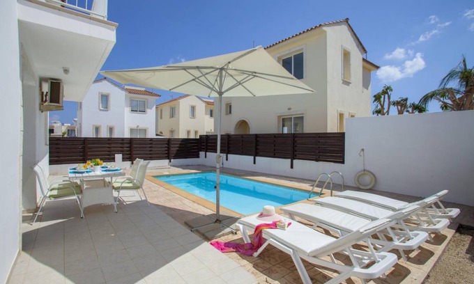 Pernera Villa | 125 m² Villa ∙ 3 bedrooms ∙ 6 guests