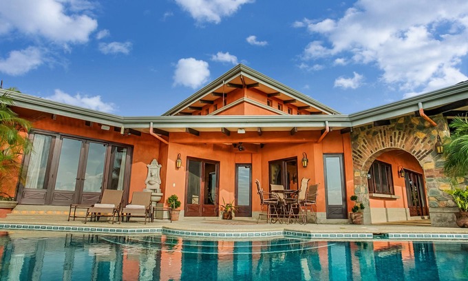 Dominicalito Villa | 127 5 STAR REVIEWS, SUNSETS 365, INFINITY EDGE POOL, WHITE WATER OCEAN VIEW