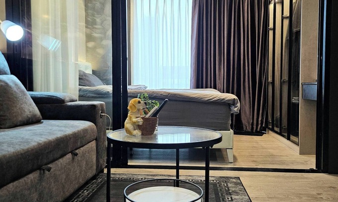 Khlong Ton Sai Condo | 12th Floor Cozy Studio Room, 5-10 Mins walk to IconSiam and BTS