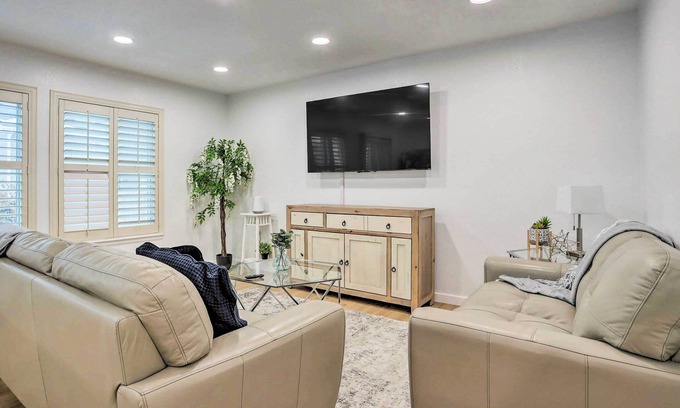 Northglenn House | 13 Mi to Dtwn Denver: Northglenn Townhome w/Patio