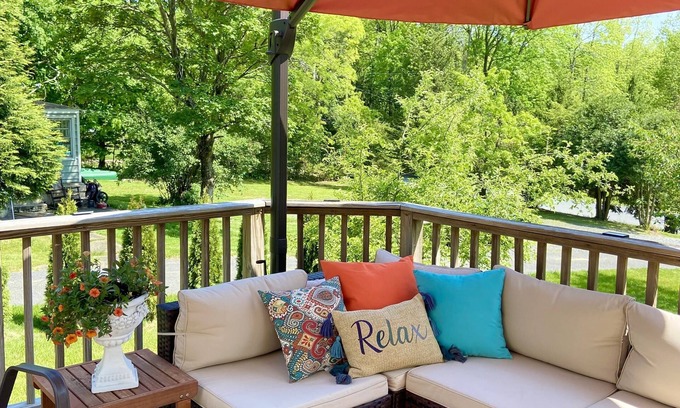 New Windsor Cottage | 13 miles from West Point Entire Cottage on 1.5 acres 3BR 2BAn