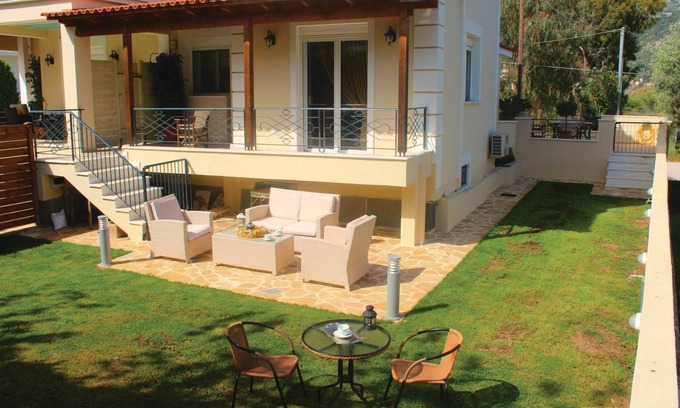 Nea Makri House | 130 m² House ∙ 3 bedrooms ∙ 6 guests